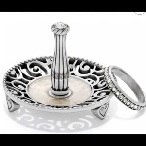 Brighton Lacie Daisy Ring Holder
From the Lacie Daisy Collection style # G80822